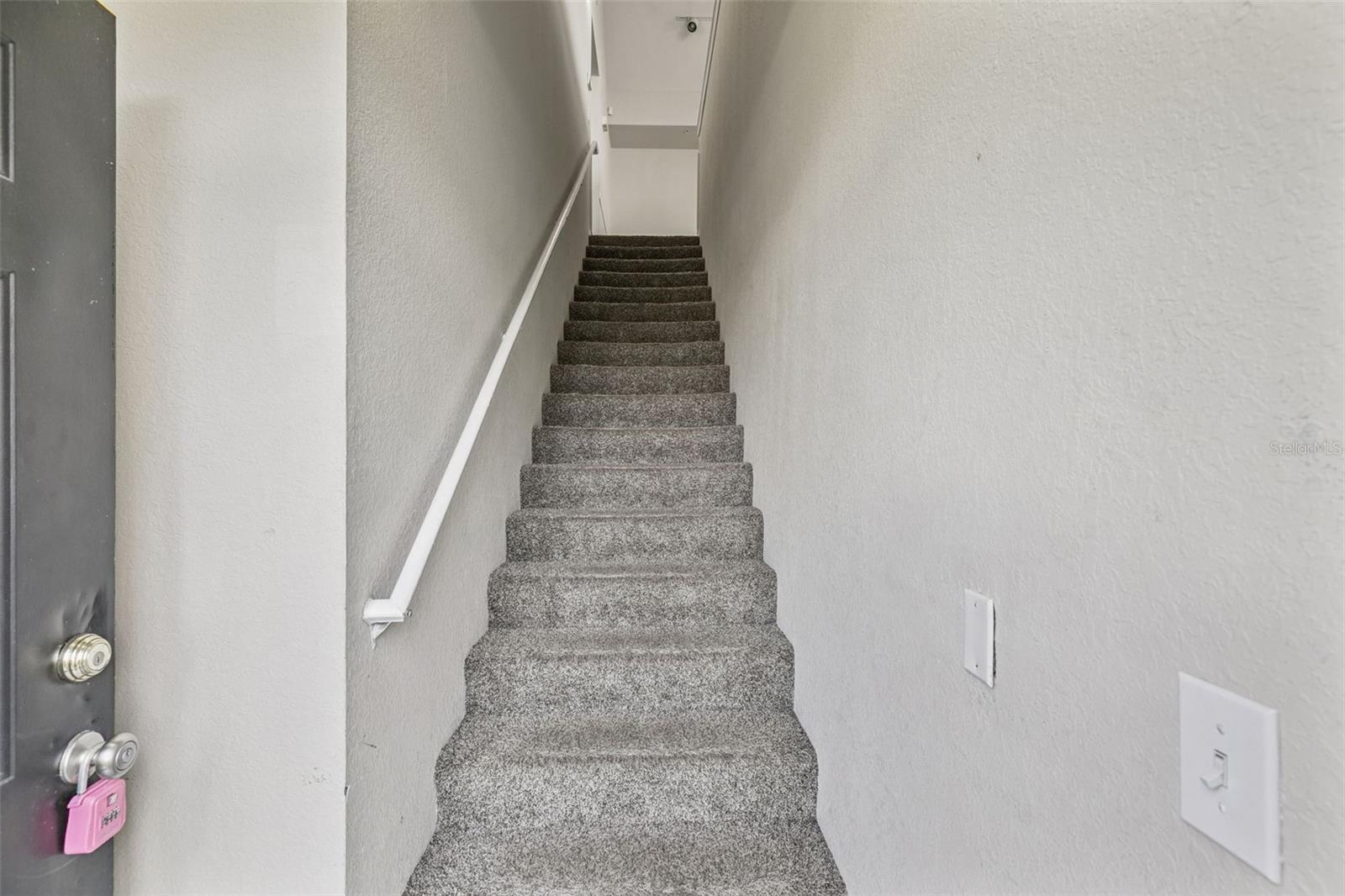 CENTRAL PK/LEE VISTA - Residential