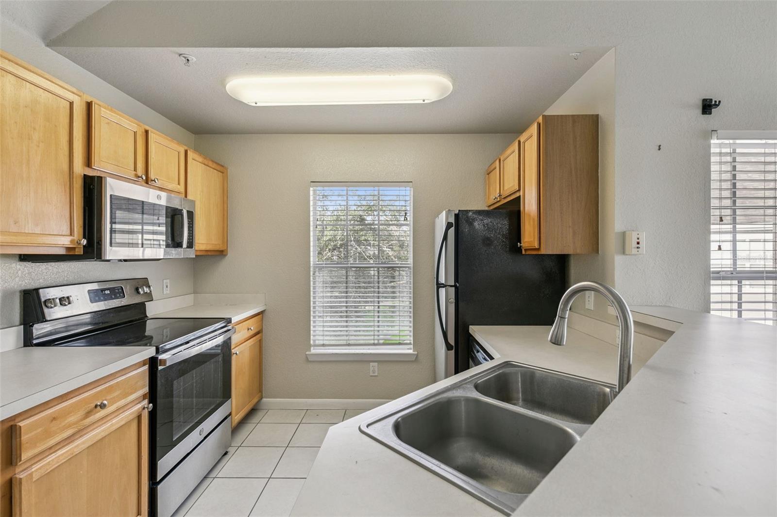 CENTRAL PK/LEE VISTA - Residential