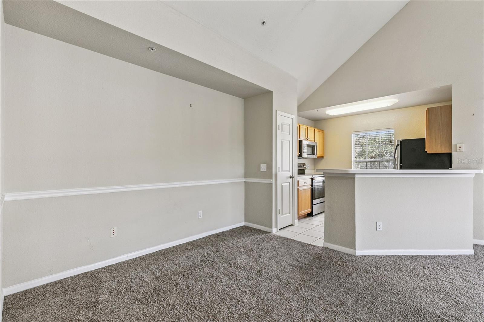 CENTRAL PK/LEE VISTA - Residential