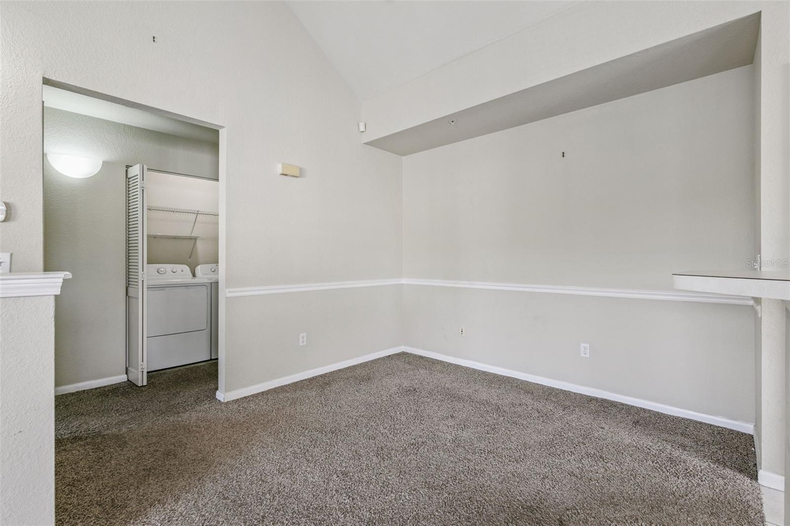 CENTRAL PK/LEE VISTA - Residential