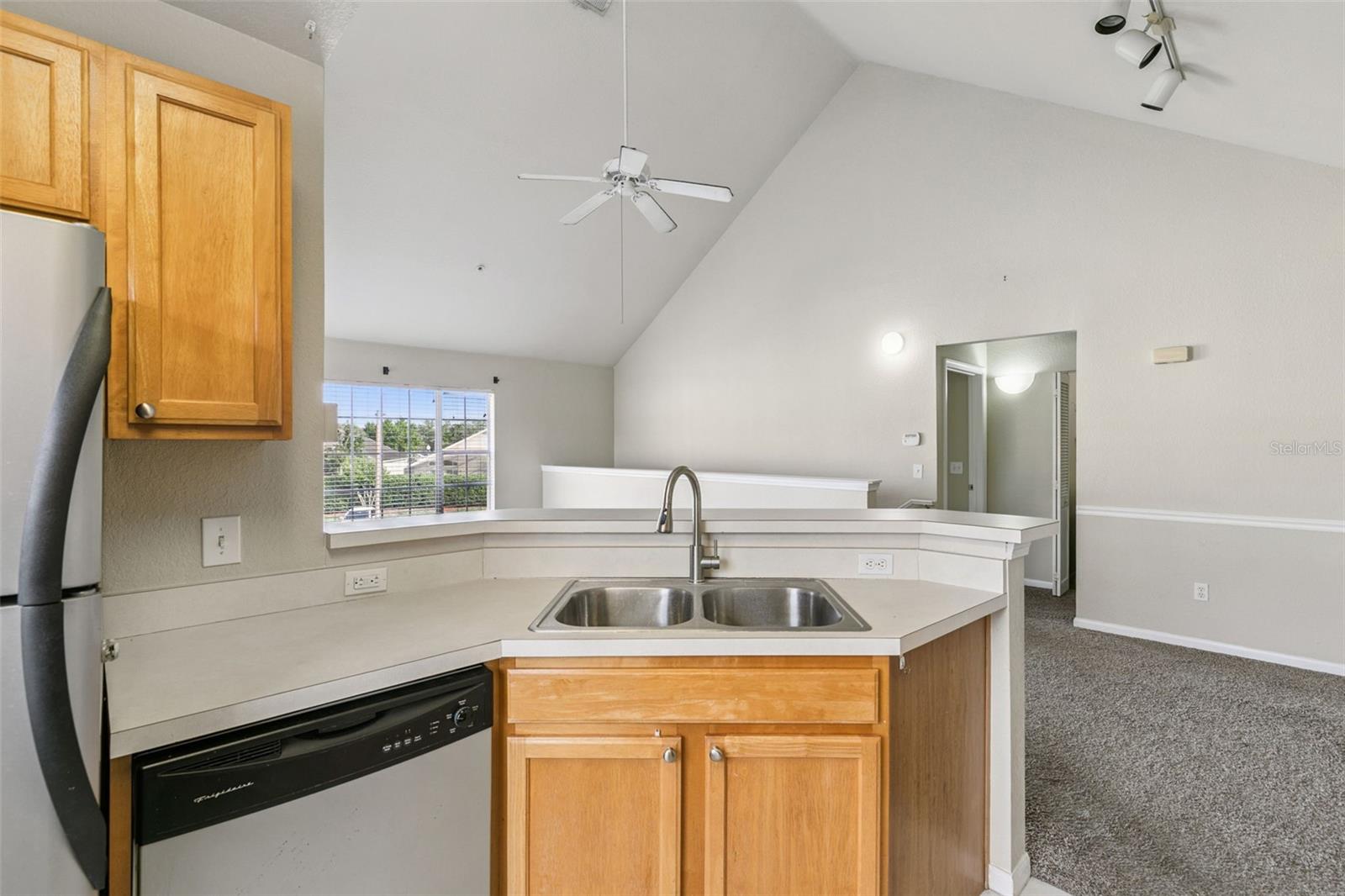CENTRAL PK/LEE VISTA - Residential