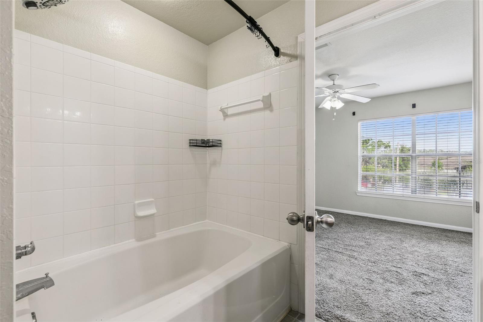 CENTRAL PK/LEE VISTA - Residential