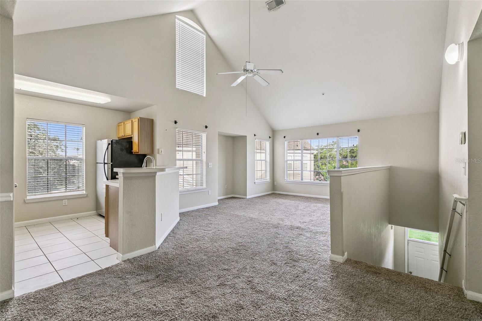 CENTRAL PK/LEE VISTA - Residential