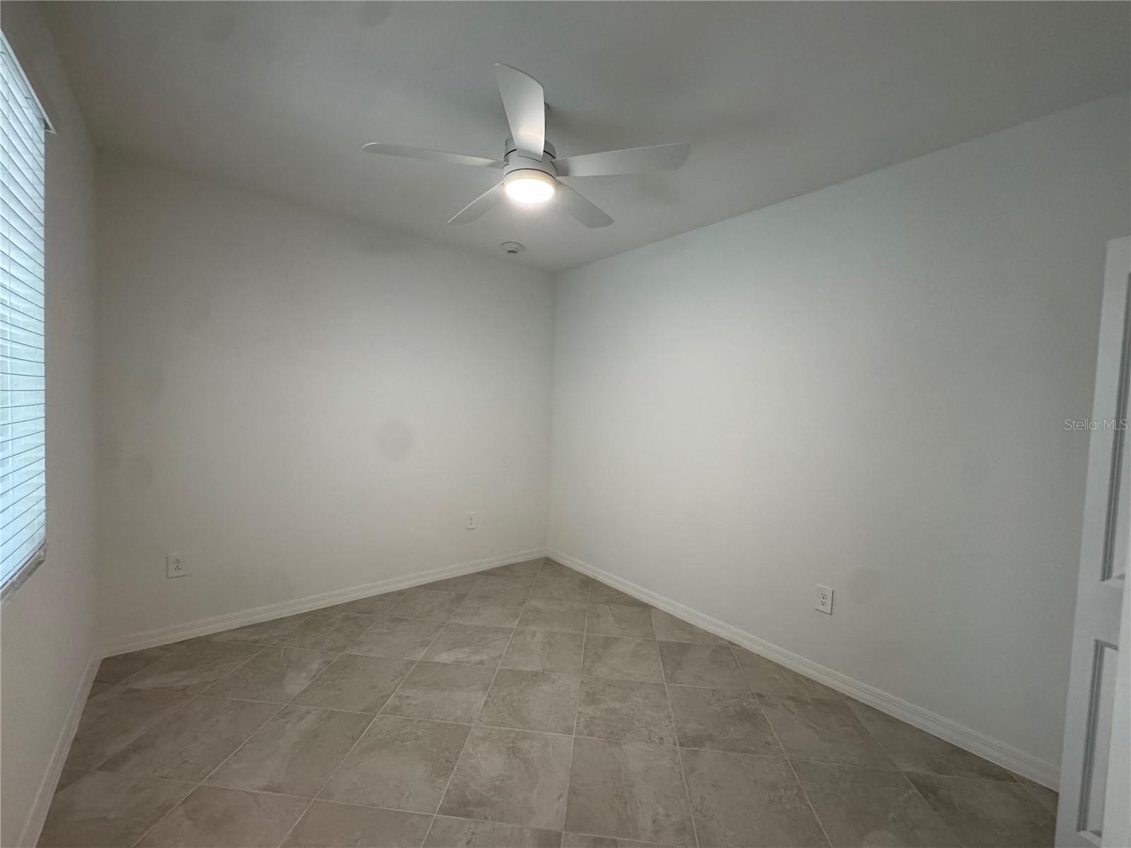 CALUSA COUNTRY CLUB - Residential Lease
