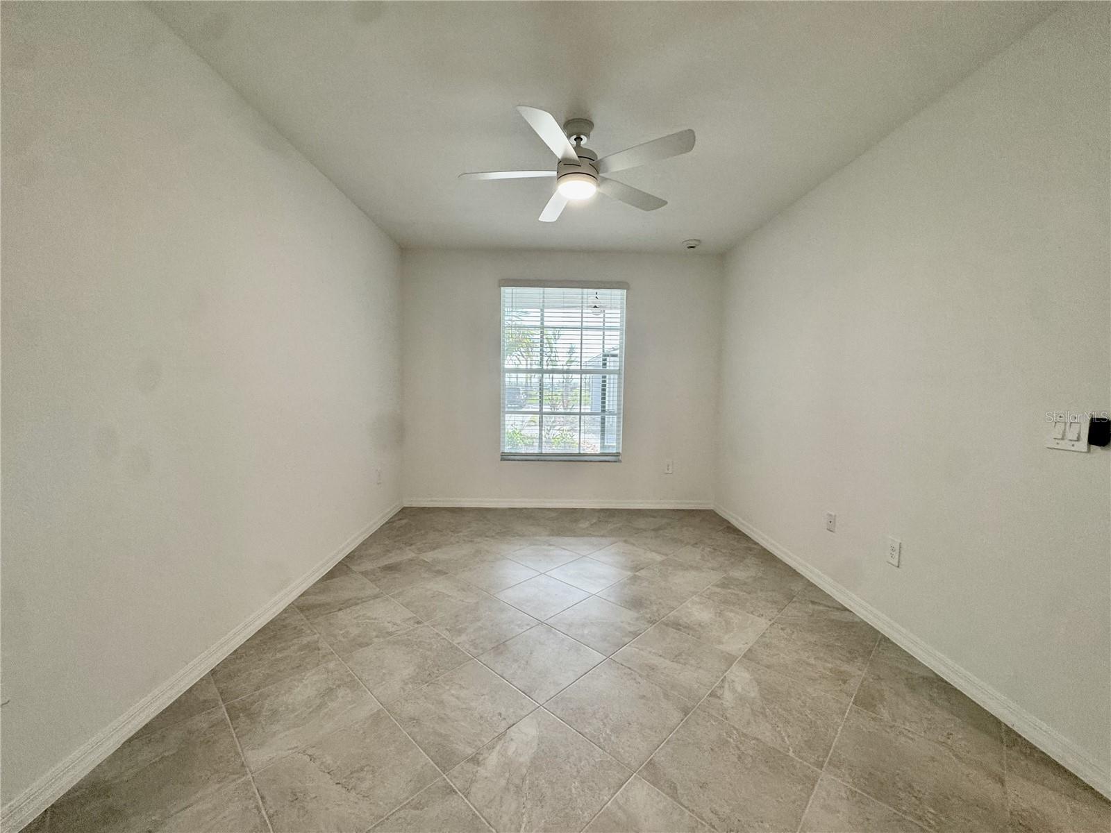 CALUSA COUNTRY CLUB - Residential Lease