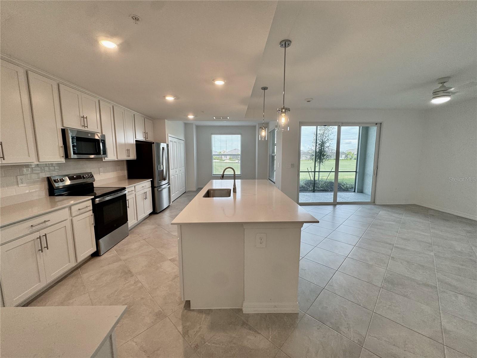 CALUSA COUNTRY CLUB - Residential Lease