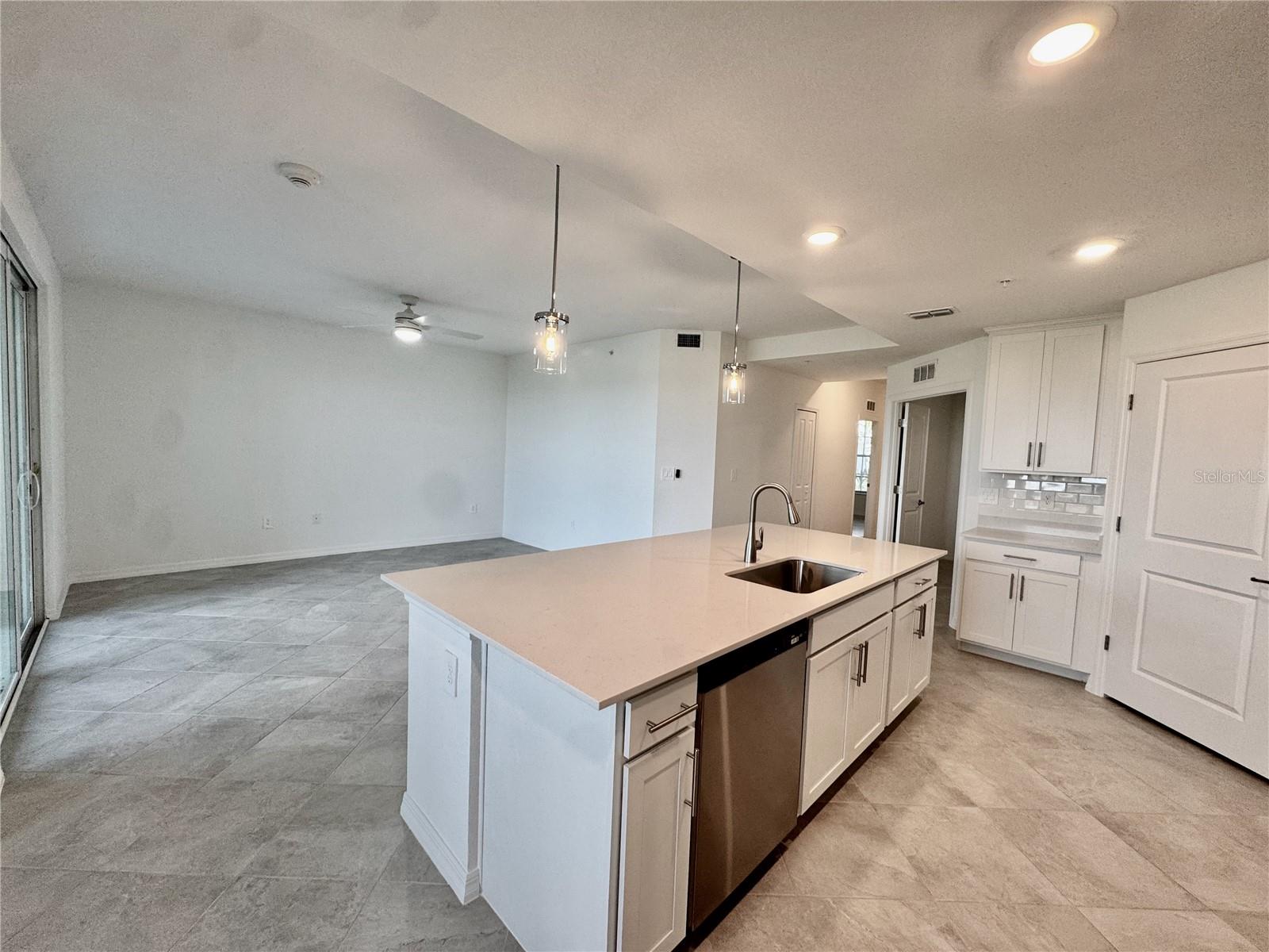 CALUSA COUNTRY CLUB - Residential Lease