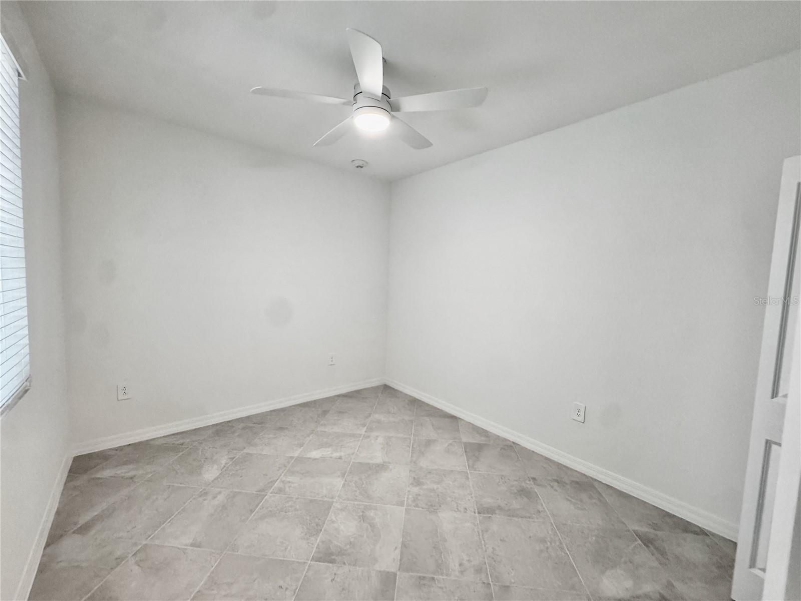CALUSA COUNTRY CLUB - Residential Lease