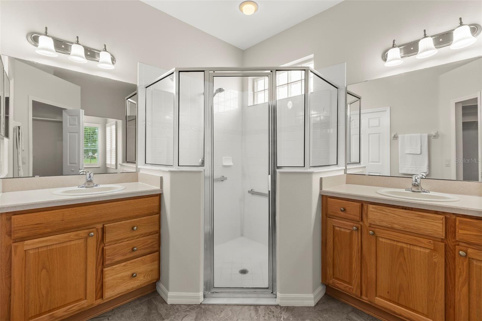 SUMMERGLEN - Residential