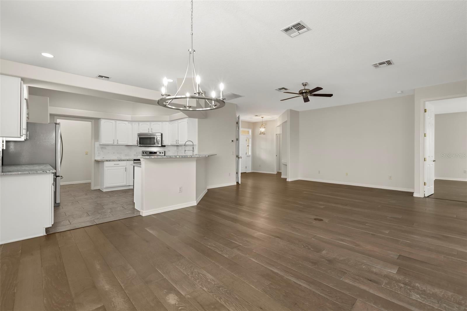 SUMMERGLEN - Residential