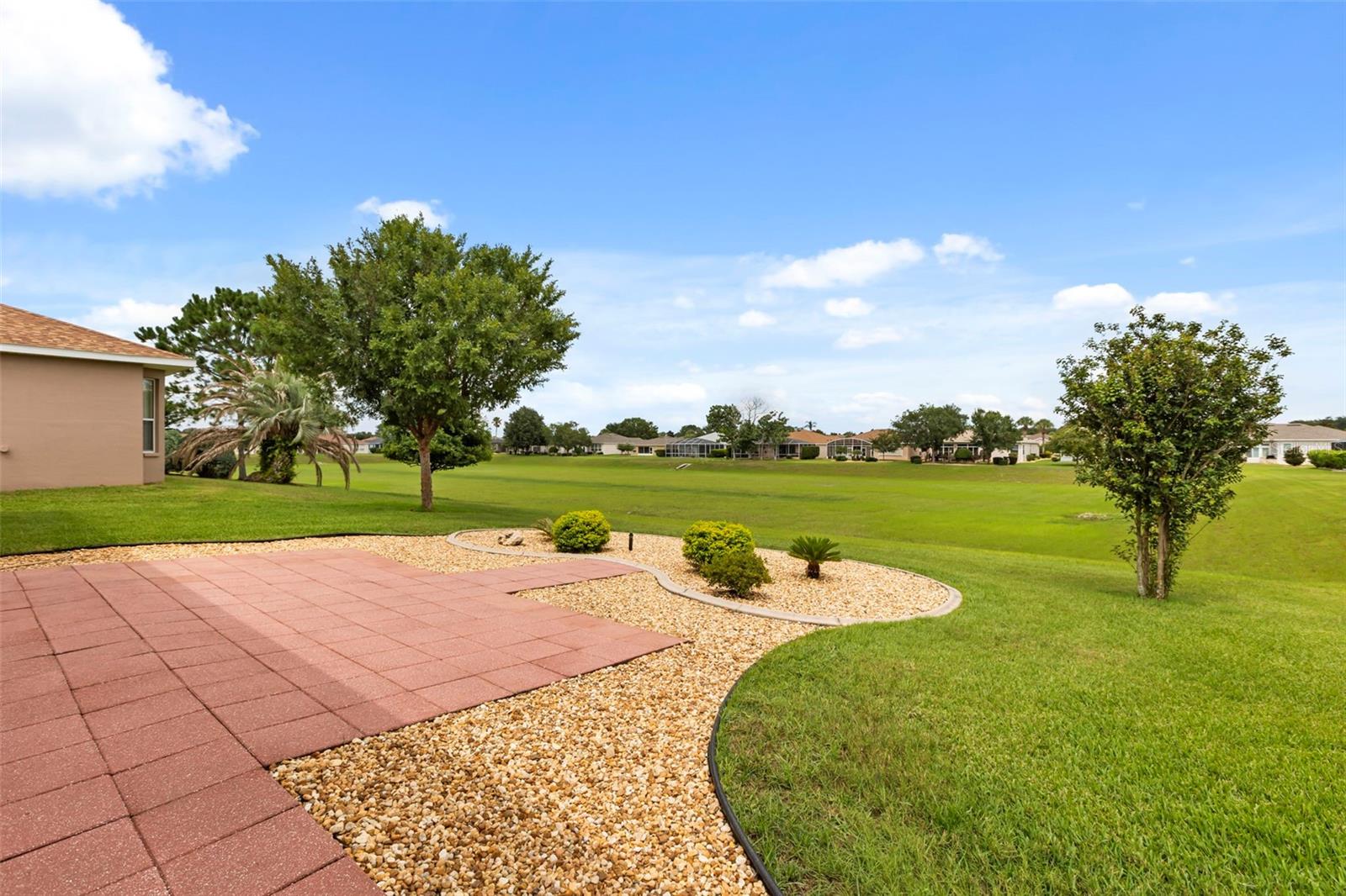 SUMMERGLEN - Residential