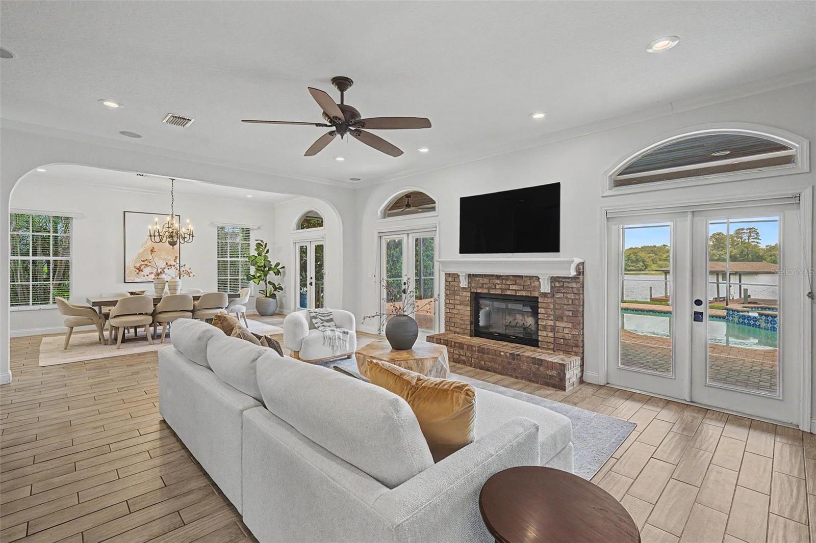 KEYSTONE CROSSINGS - Residential