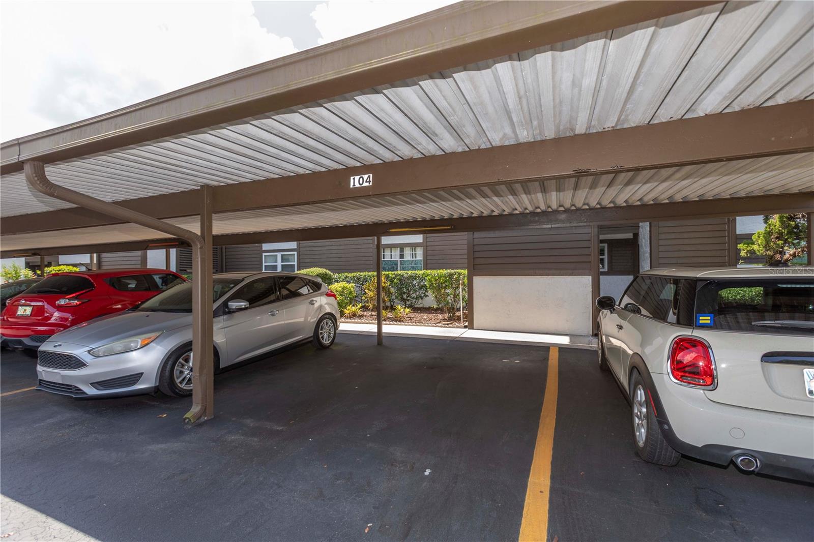 WOODTRAIL CONDO - Residential