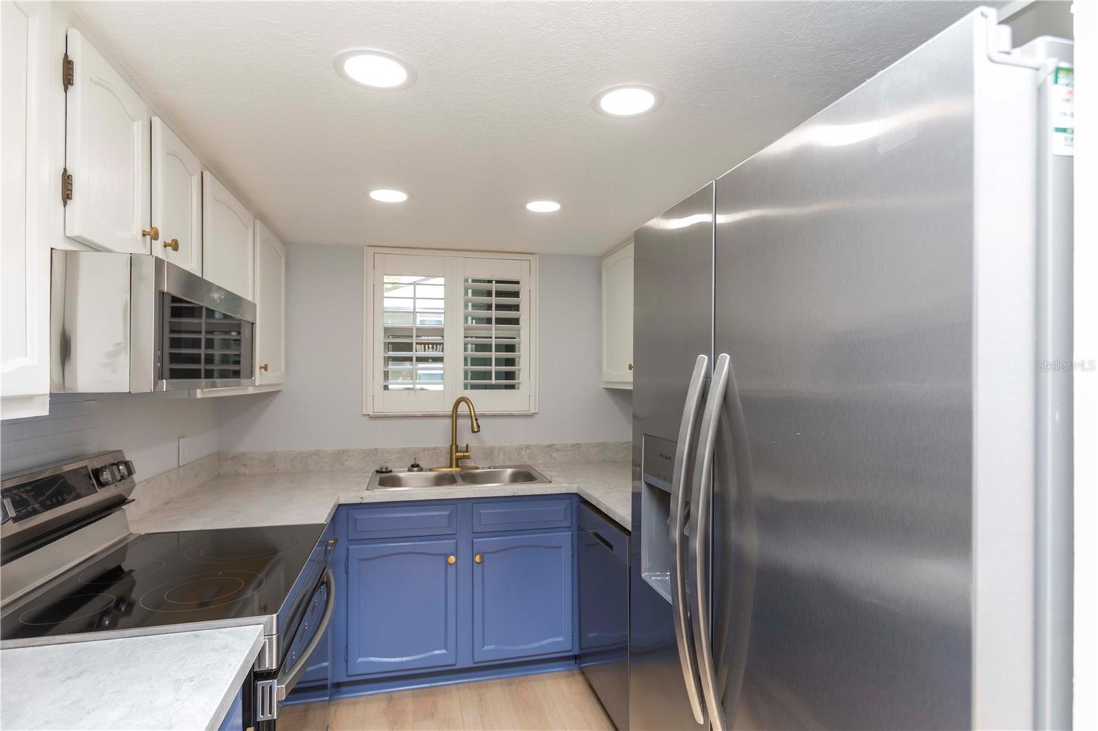 WOODTRAIL CONDO - Residential