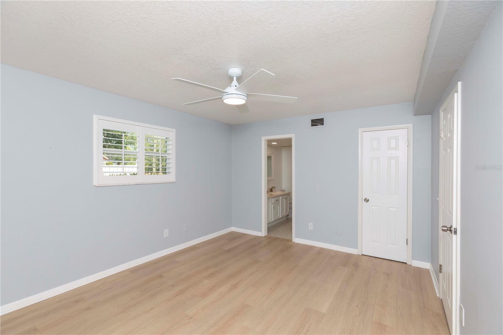 WOODTRAIL CONDO - Residential