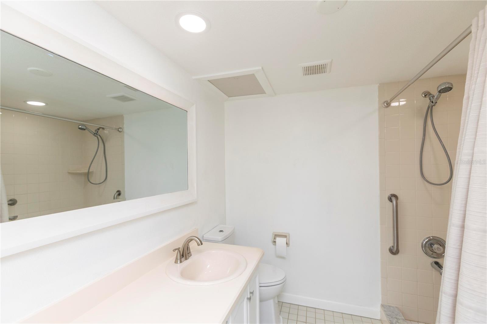 WOODTRAIL CONDO - Residential