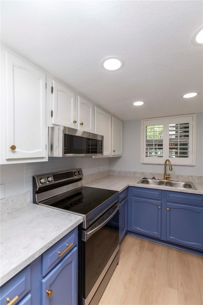 WOODTRAIL CONDO - Residential