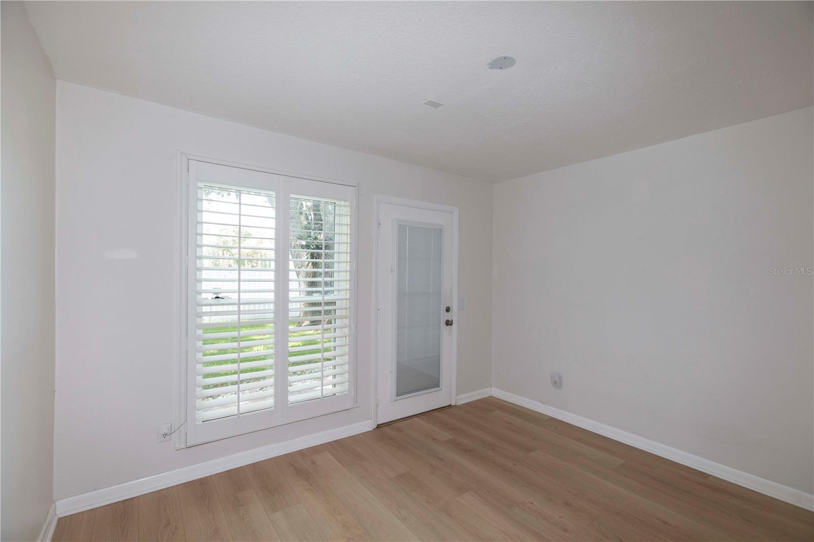 WOODTRAIL CONDO - Residential