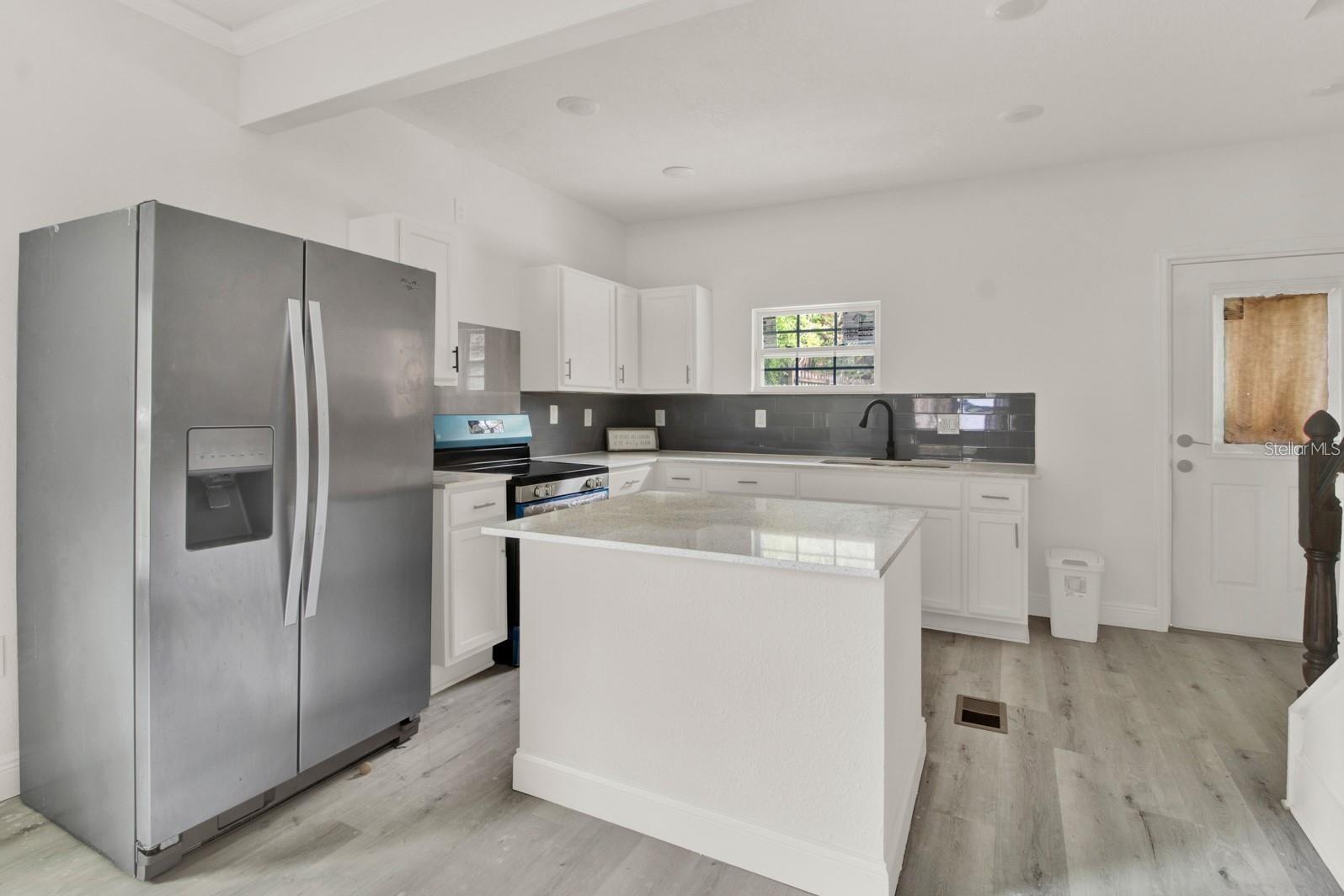 SUNSHINE PARK - Residential