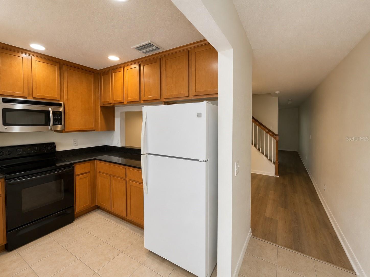 CHARLESTON PLACE TOWNHOMES - Residential Lease