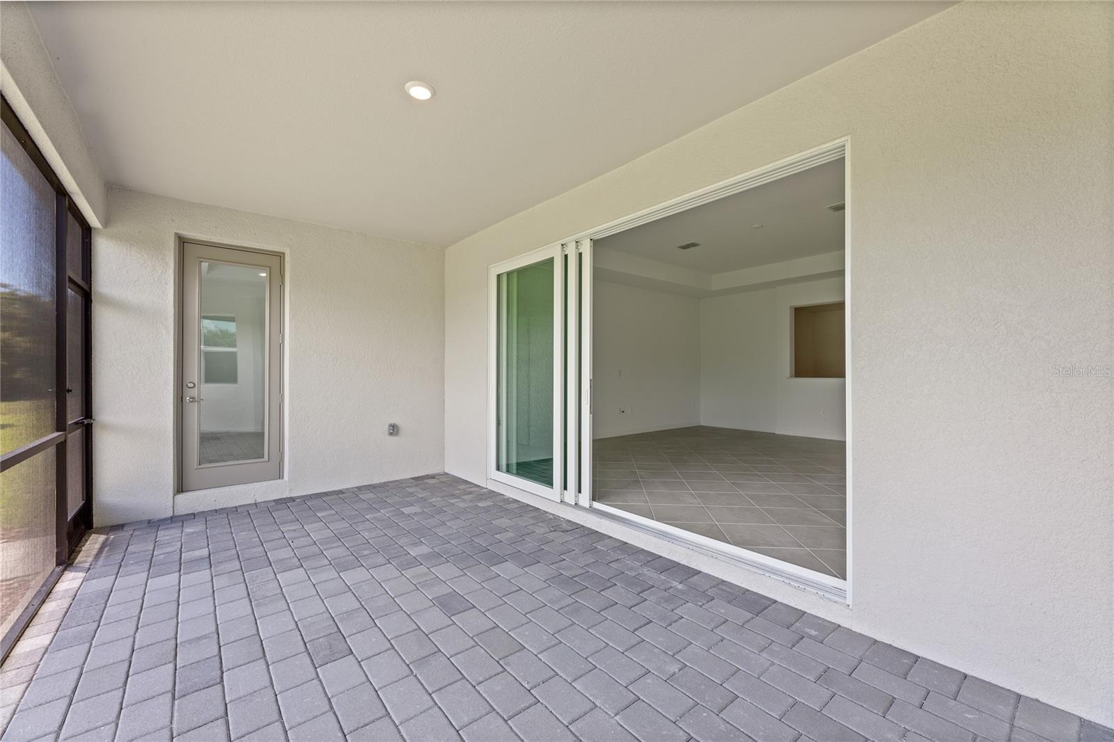 CALUSA COUNTRY CLUB - Residential