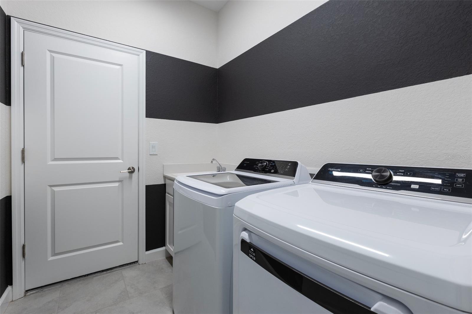 CALUSA COUNTRY CLUB - Residential