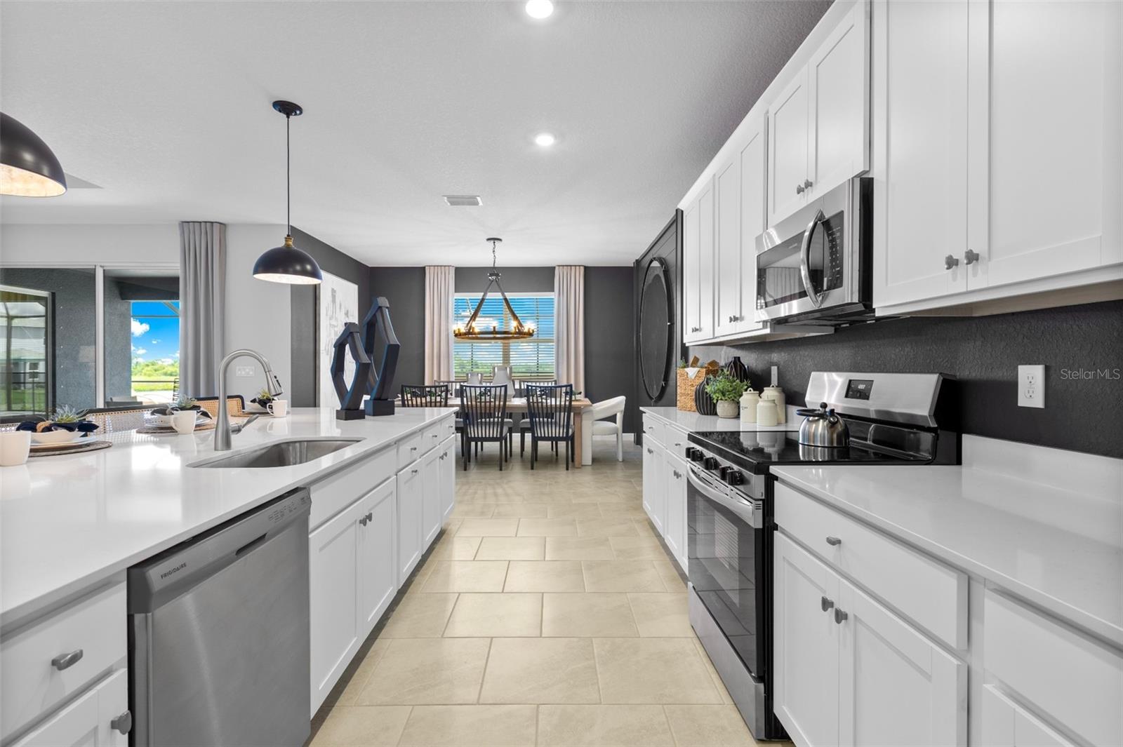CALUSA COUNTRY CLUB - Residential