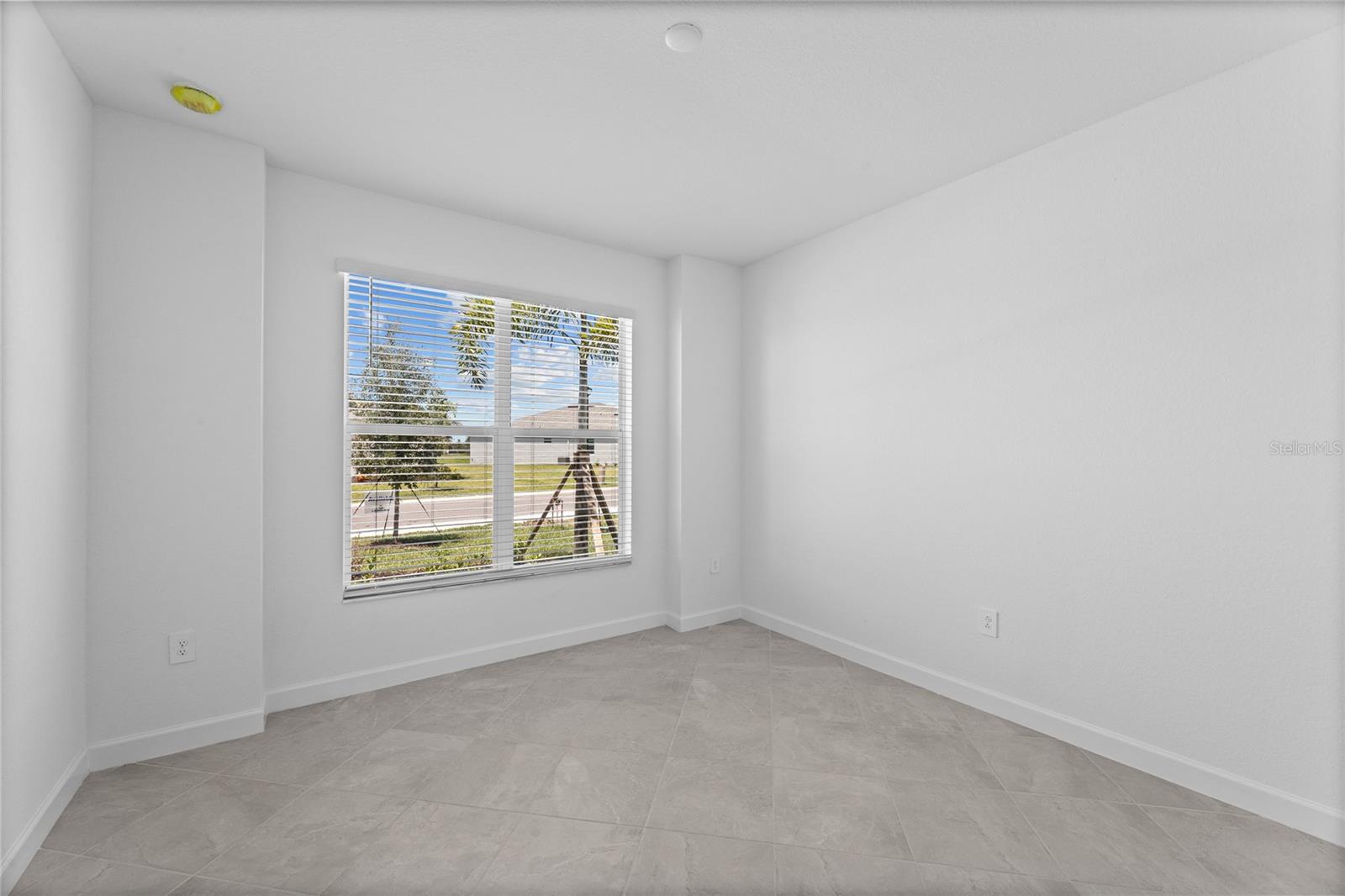 CALUSA COUNTRY CLUB - Residential