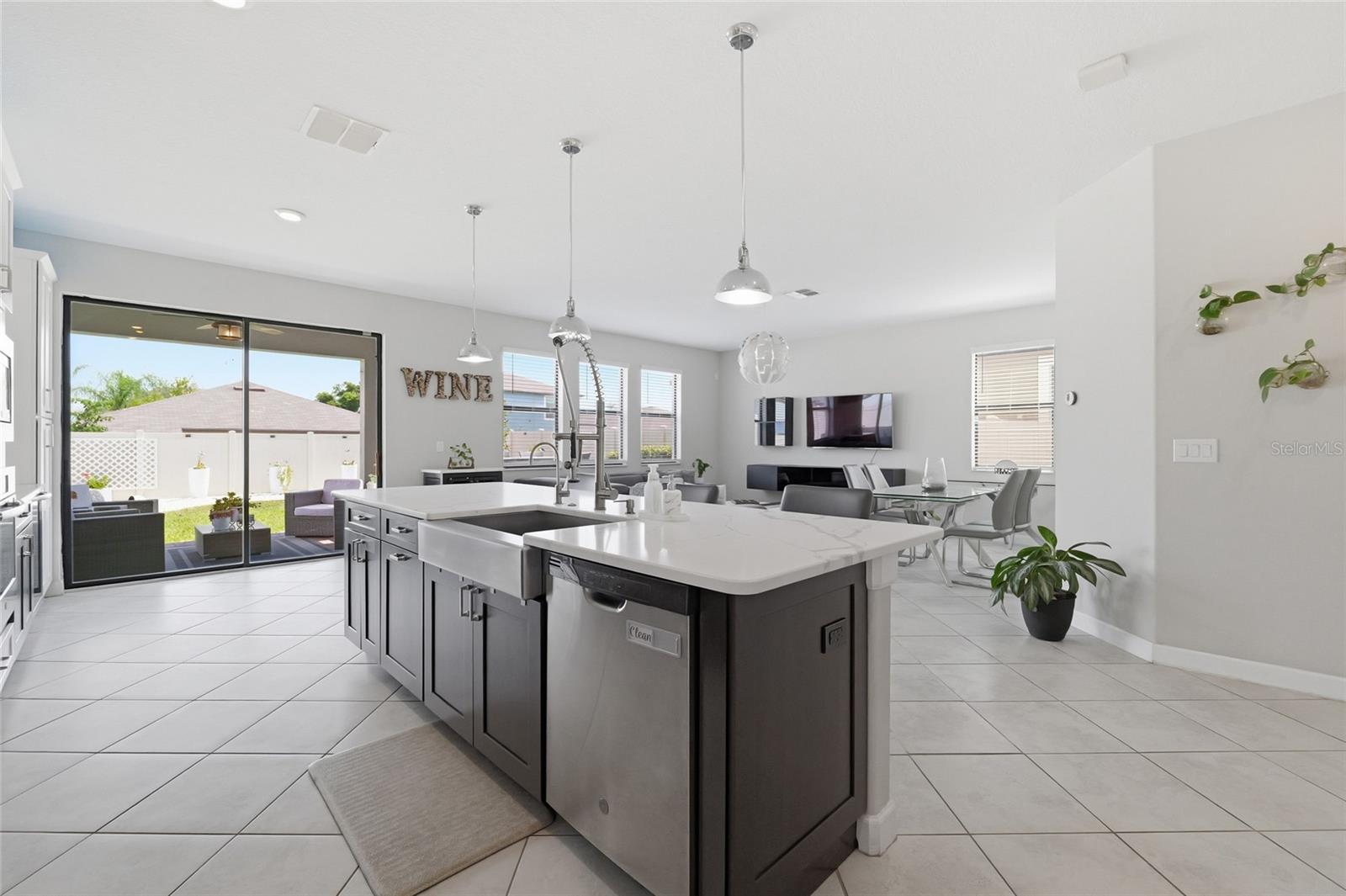 BELMONT NORTH - 3935 - Residential
