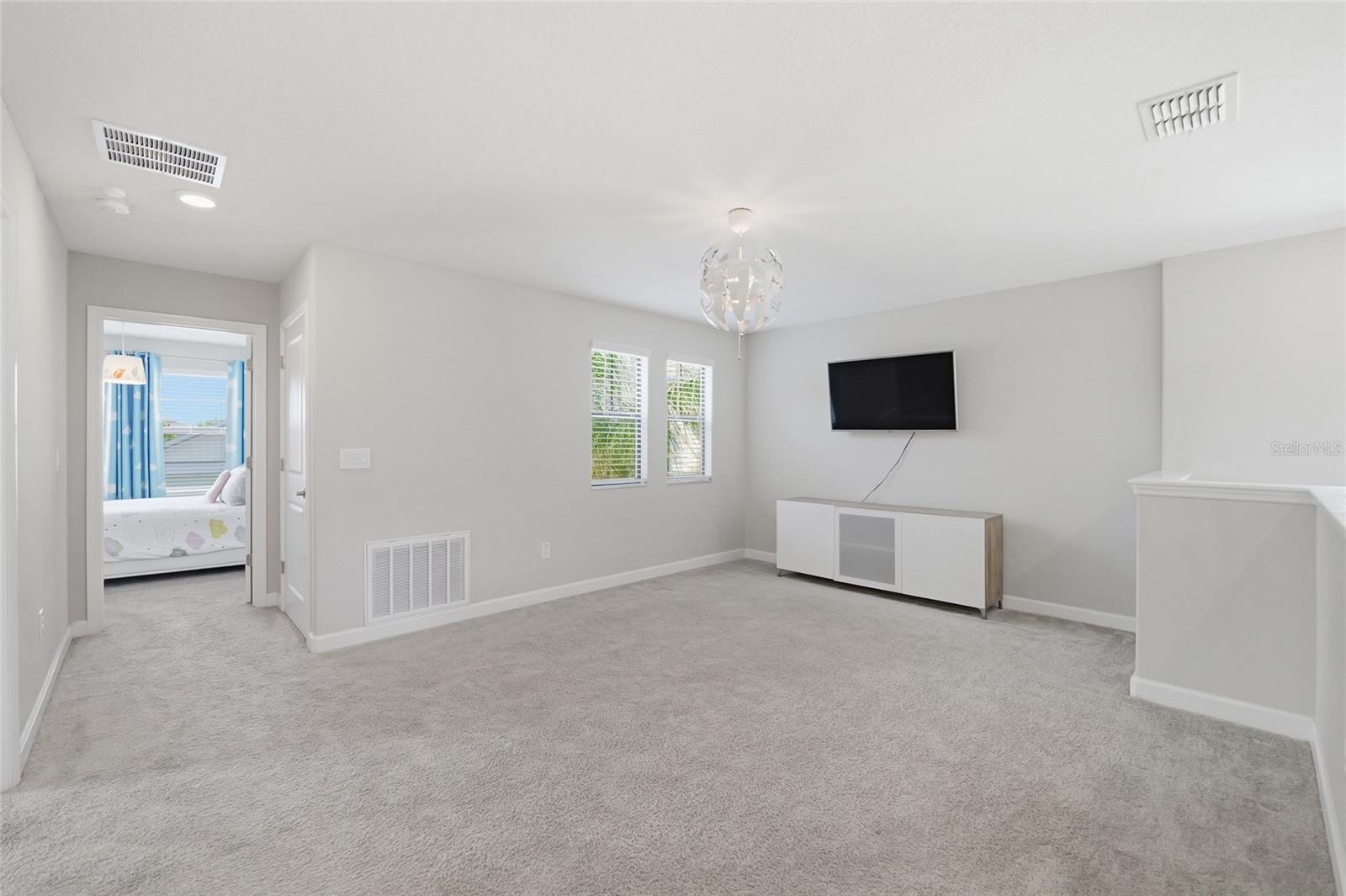 BELMONT NORTH - 3935 - Residential