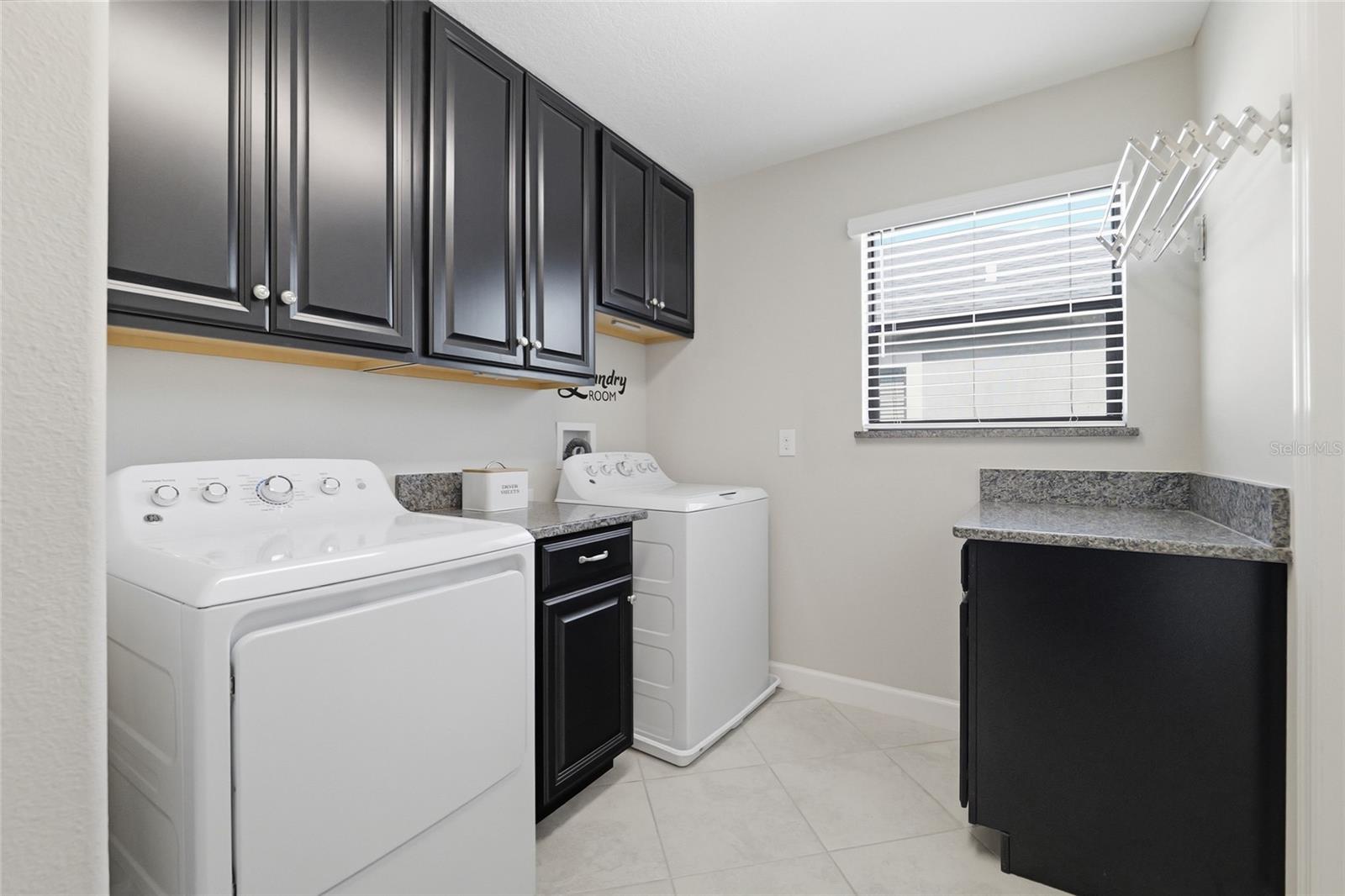 BELMONT NORTH - 3935 - Residential