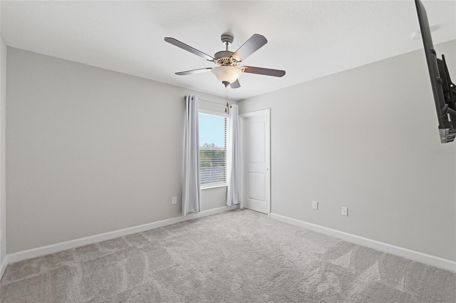 BELMONT NORTH - 3935 - Residential