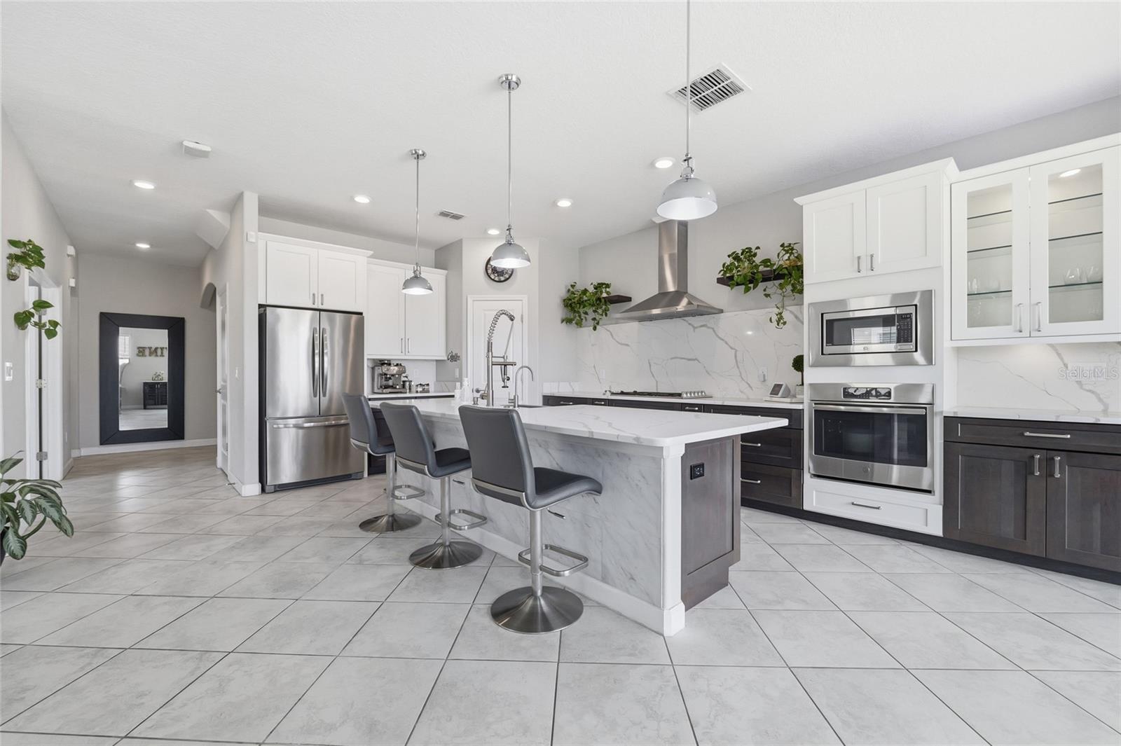BELMONT NORTH - 3935 - Residential