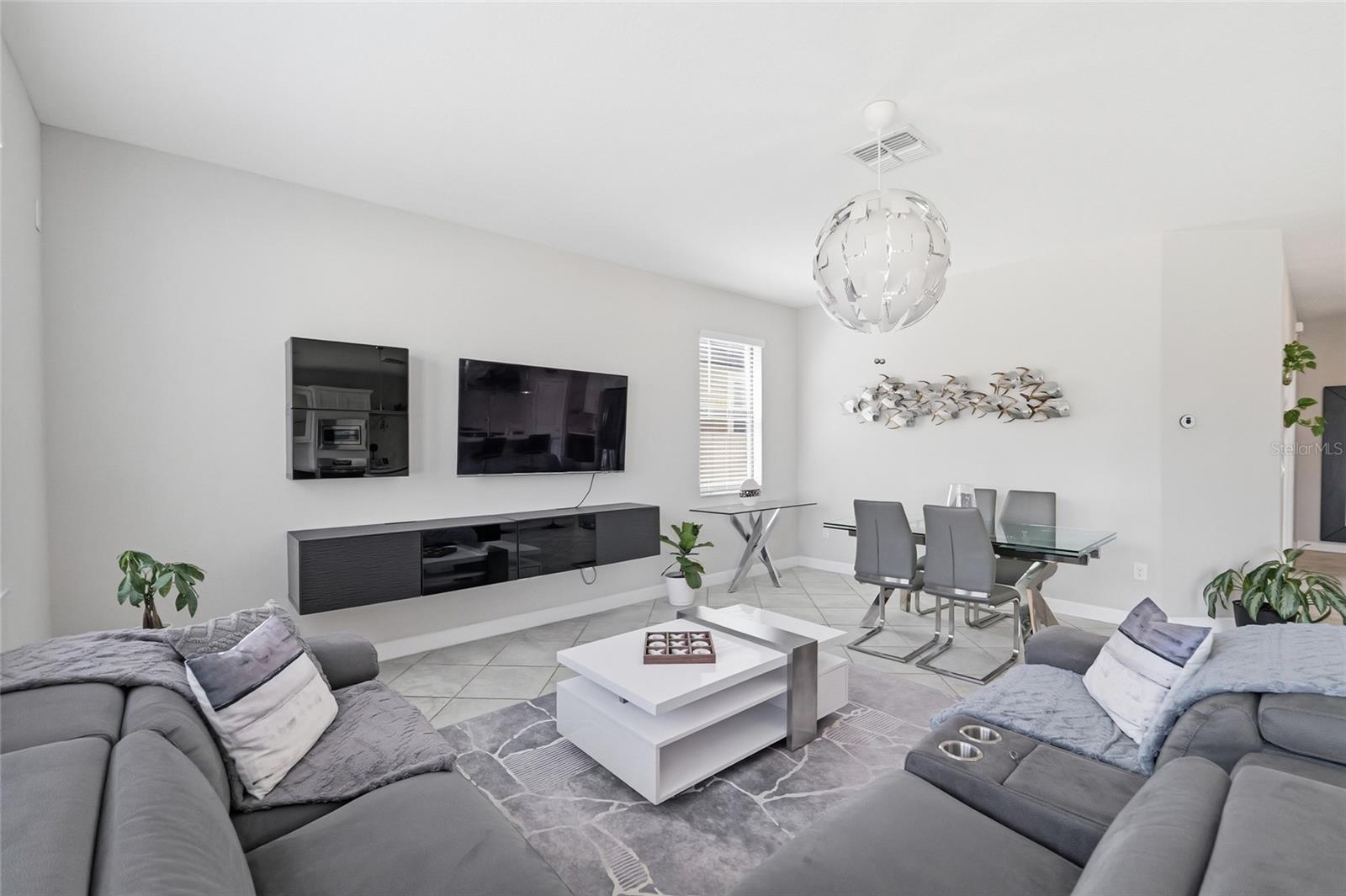 BELMONT NORTH - 3935 - Residential