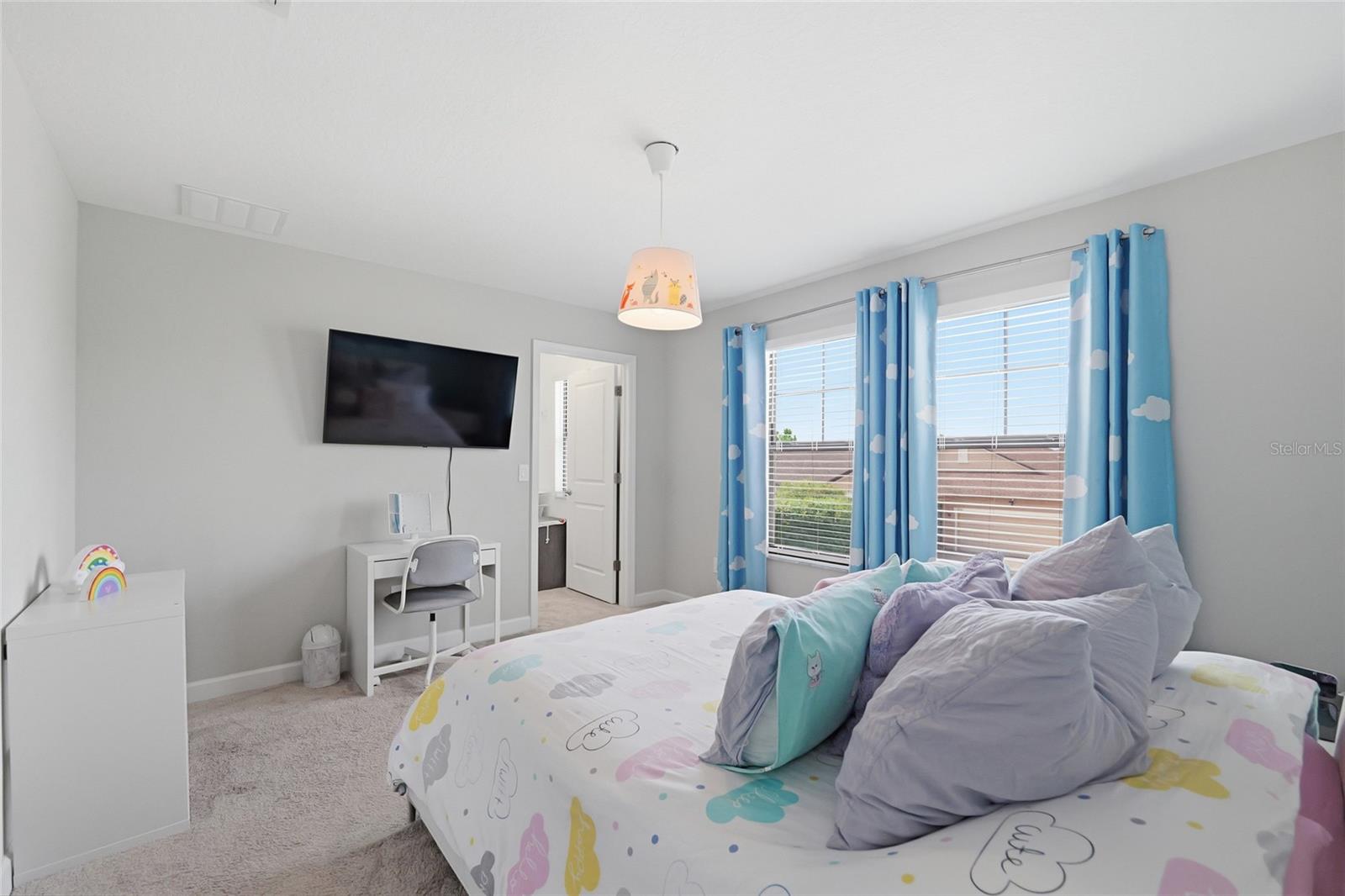 BELMONT NORTH - 3935 - Residential
