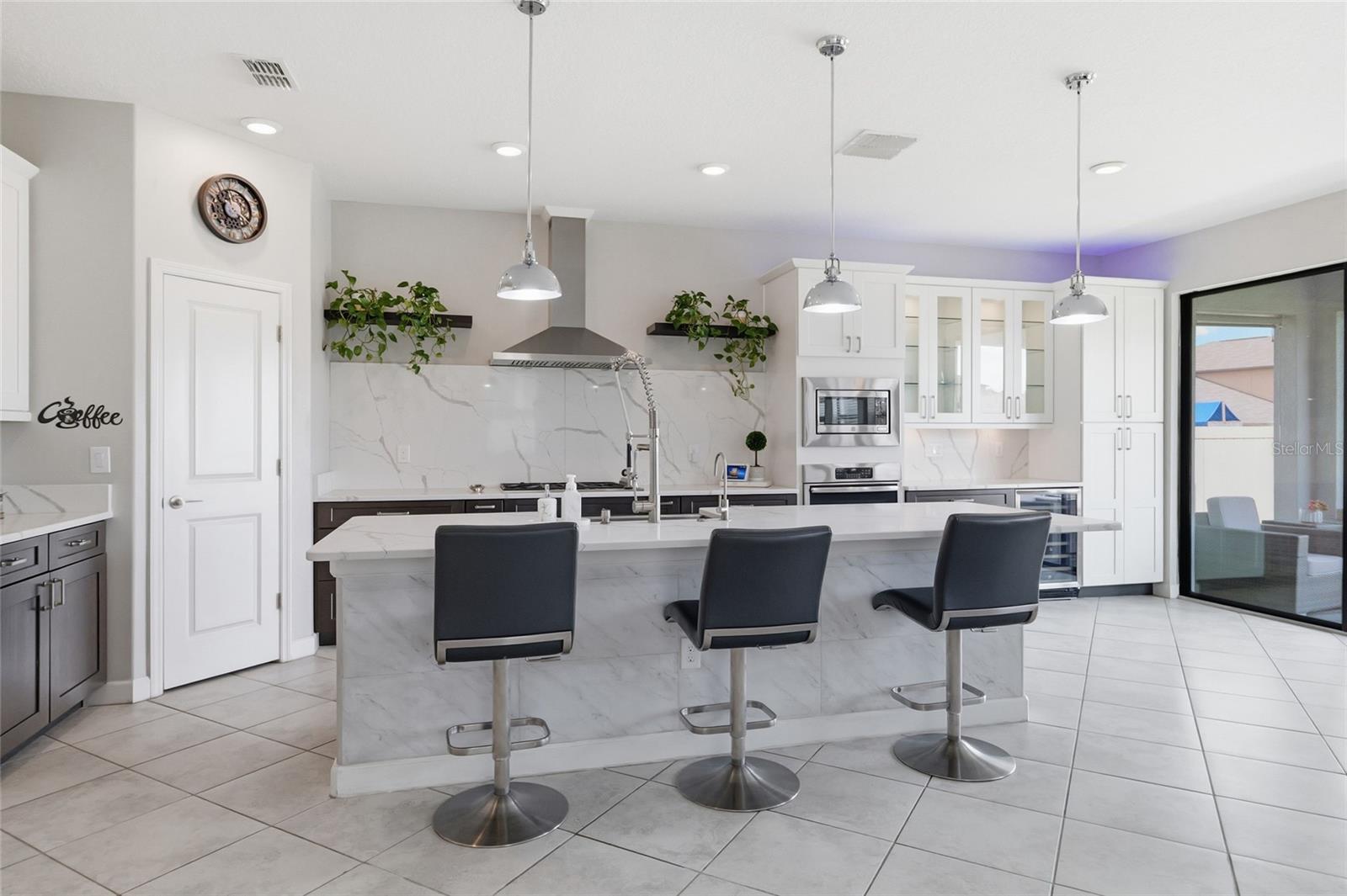 BELMONT NORTH - 3935 - Residential