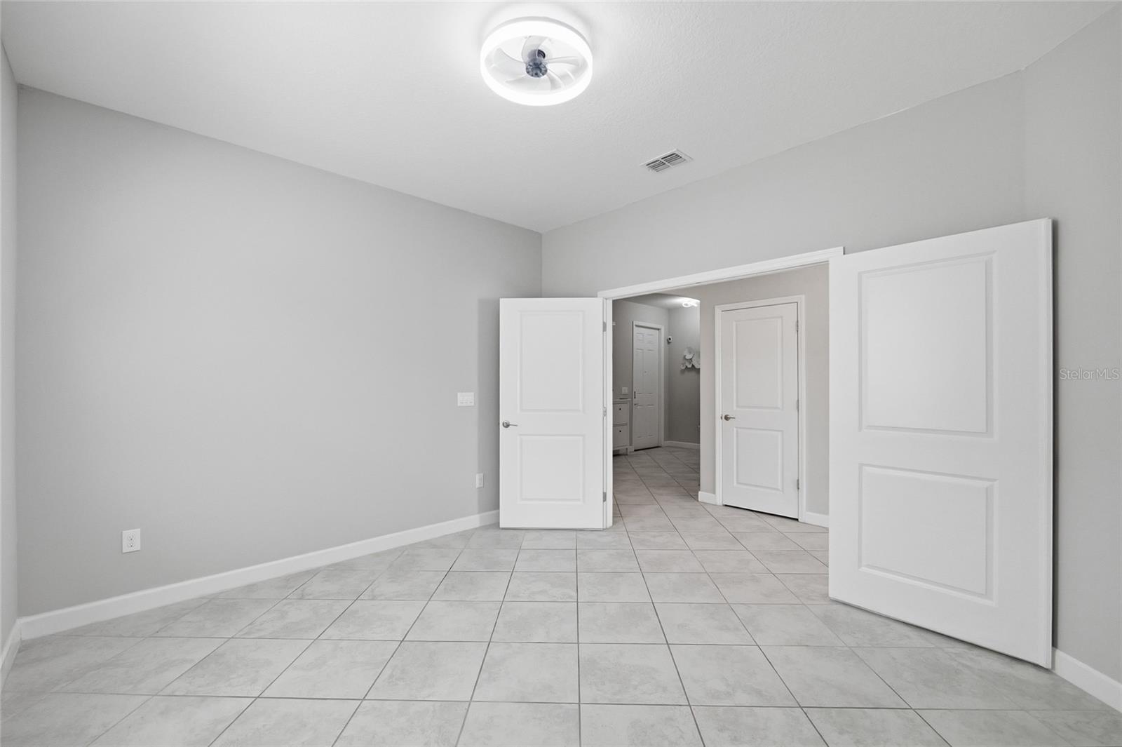 BELMONT NORTH - 3935 - Residential