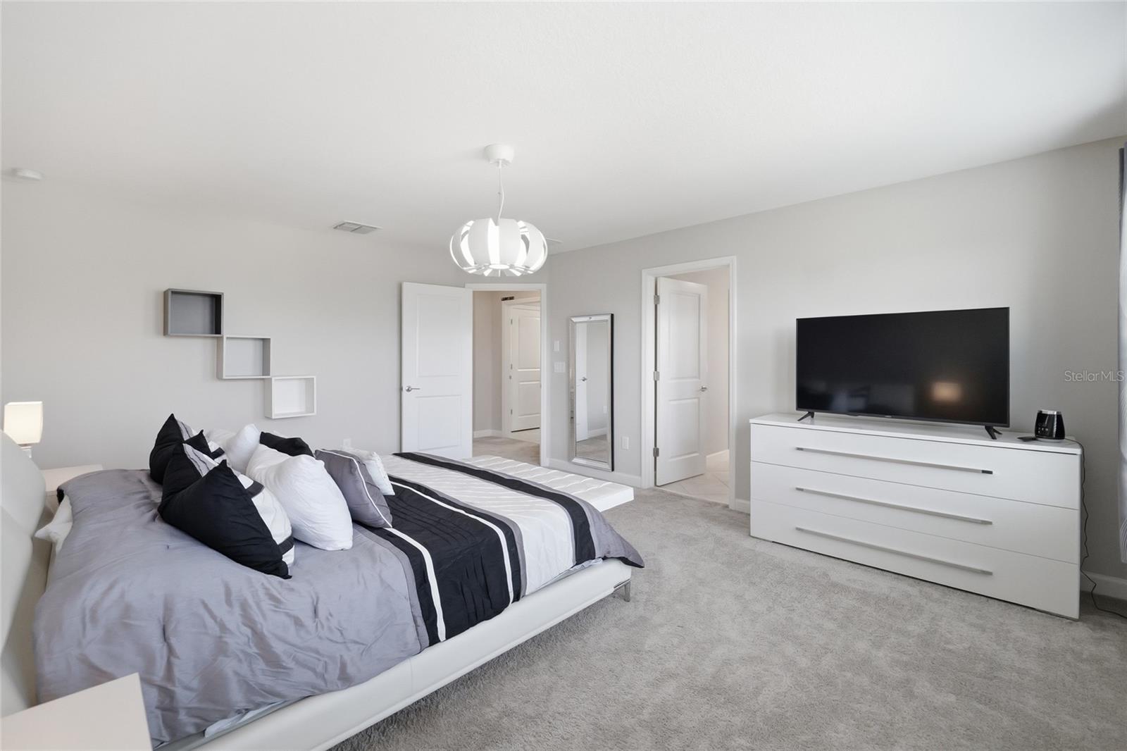 BELMONT NORTH - 3935 - Residential