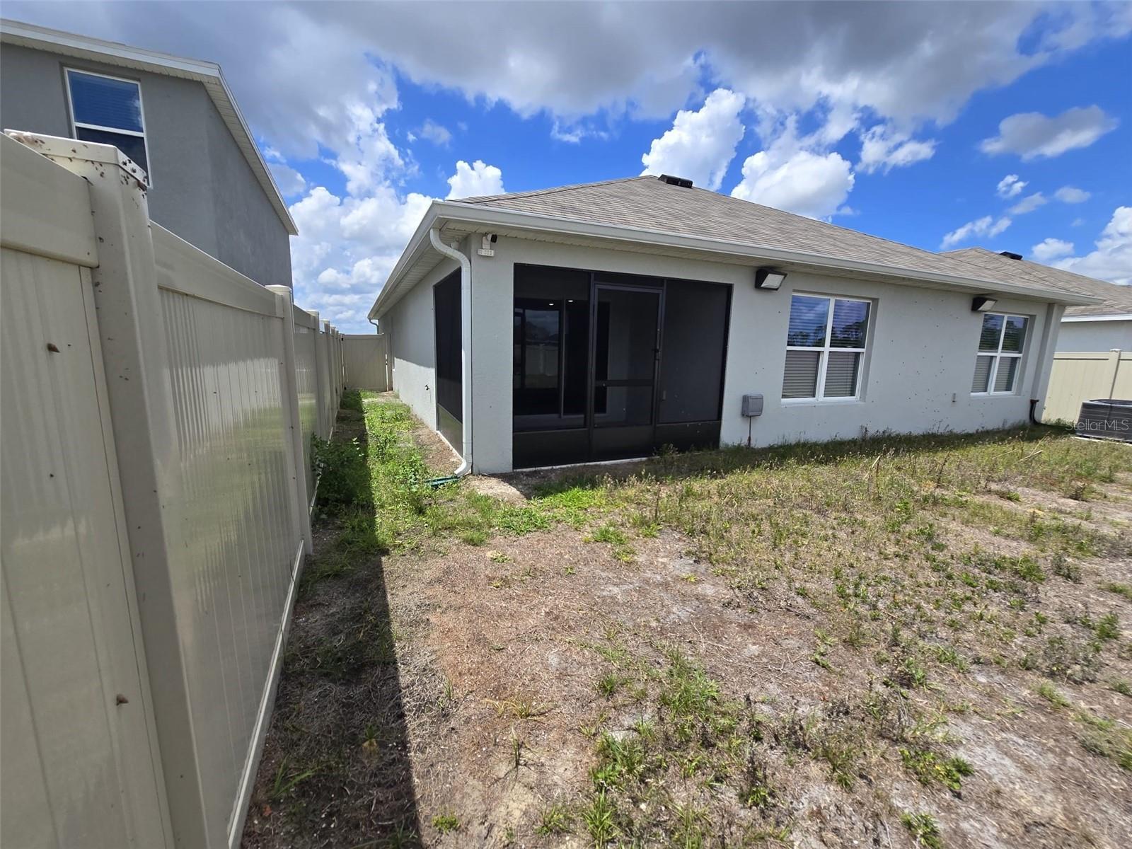 OCALA CROSSINGS SOUTH PH ONE - Residential Lease