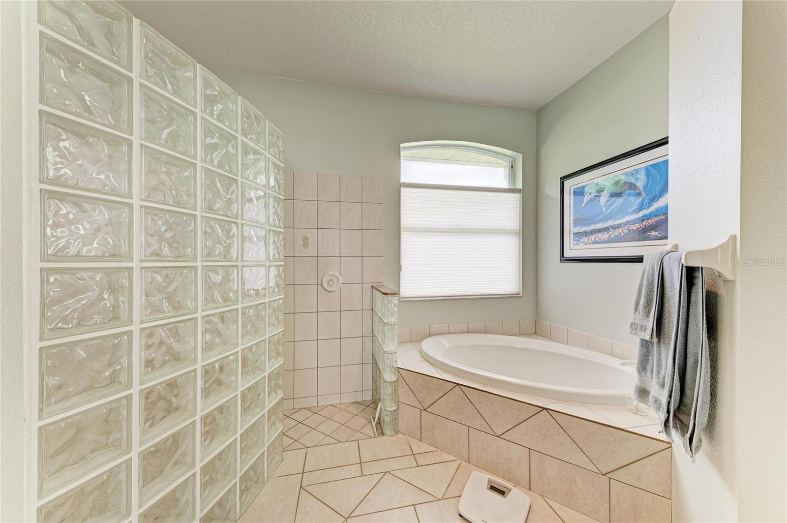 BAY OAKS ESTATES - Residential