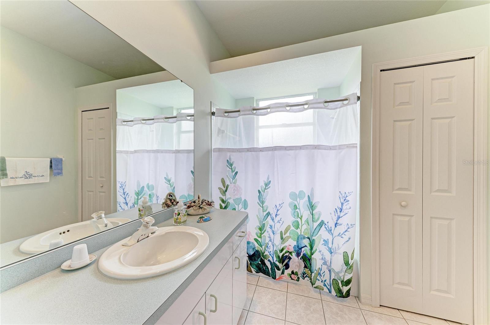 BAY OAKS ESTATES - Residential