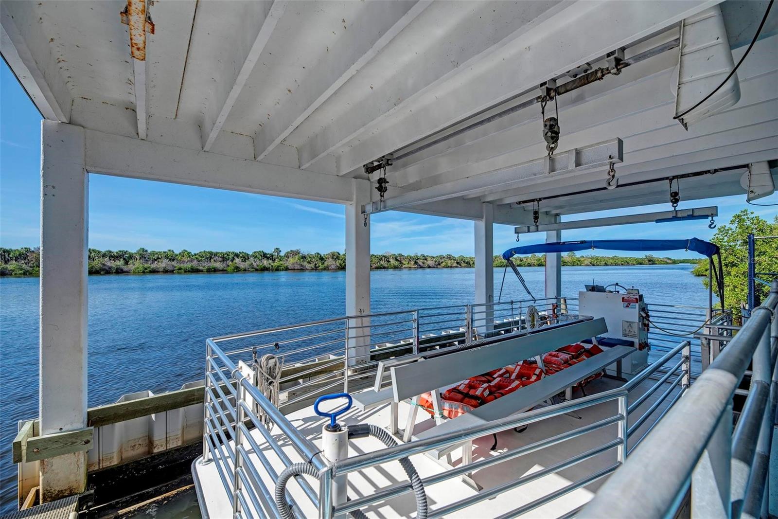 BAY OAKS ESTATES - Residential