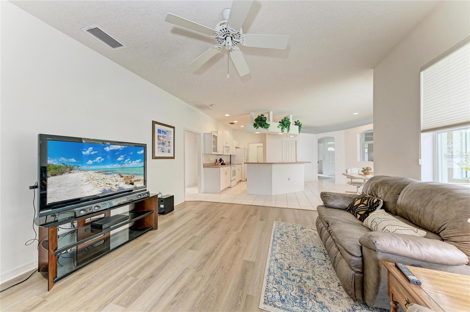 BAY OAKS ESTATES - Residential
