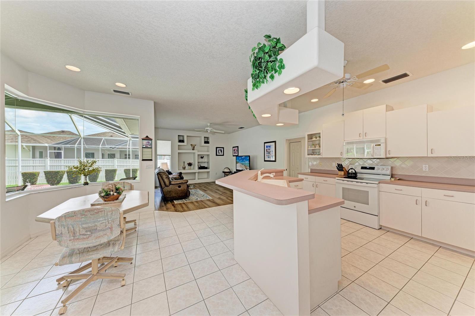 BAY OAKS ESTATES - Residential