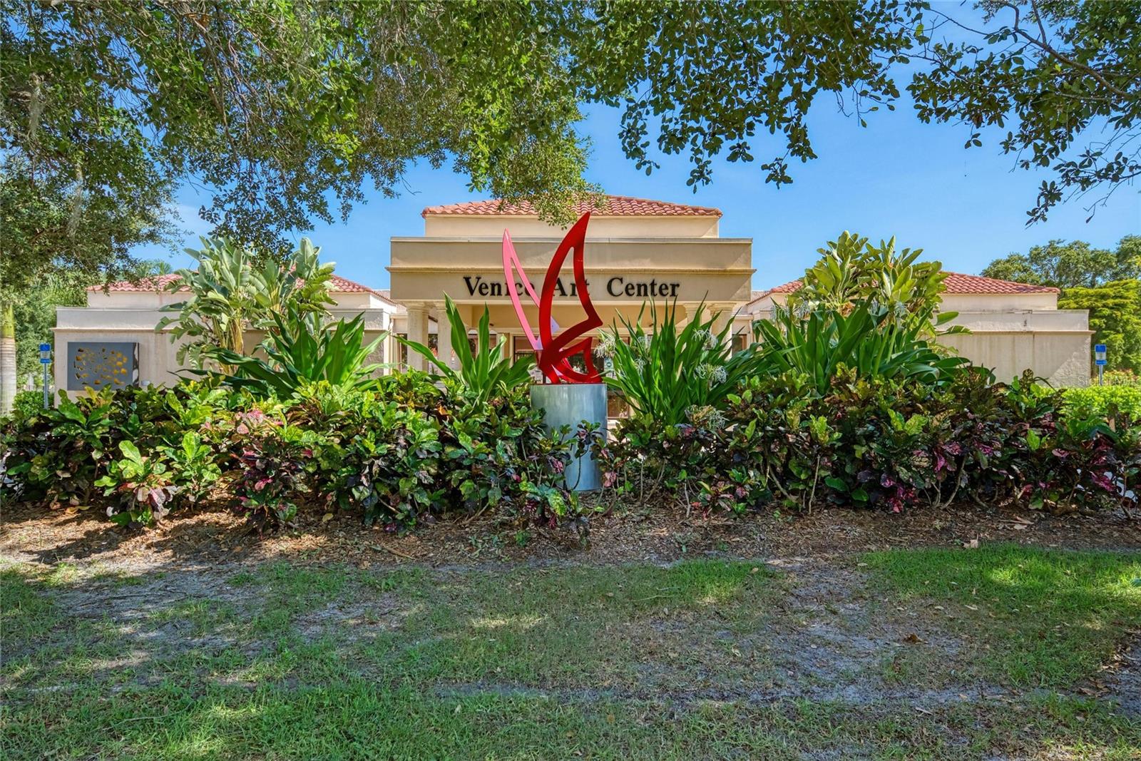BAY OAKS ESTATES - Residential