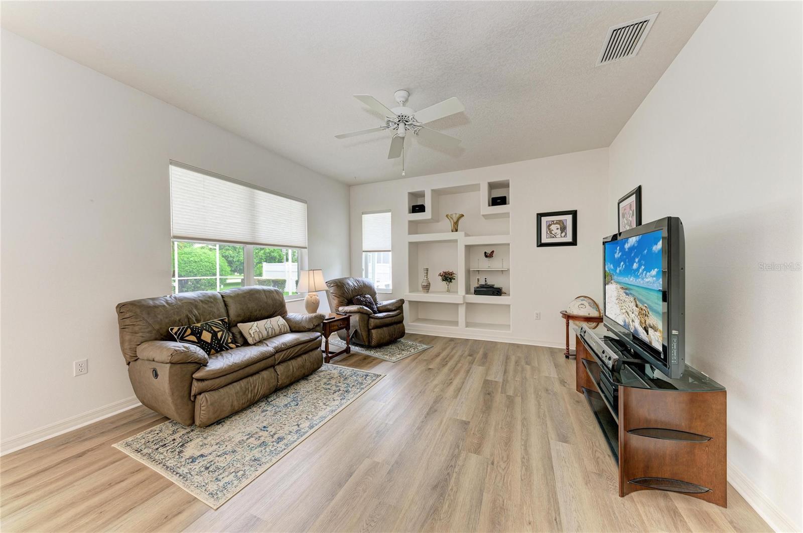 BAY OAKS ESTATES - Residential