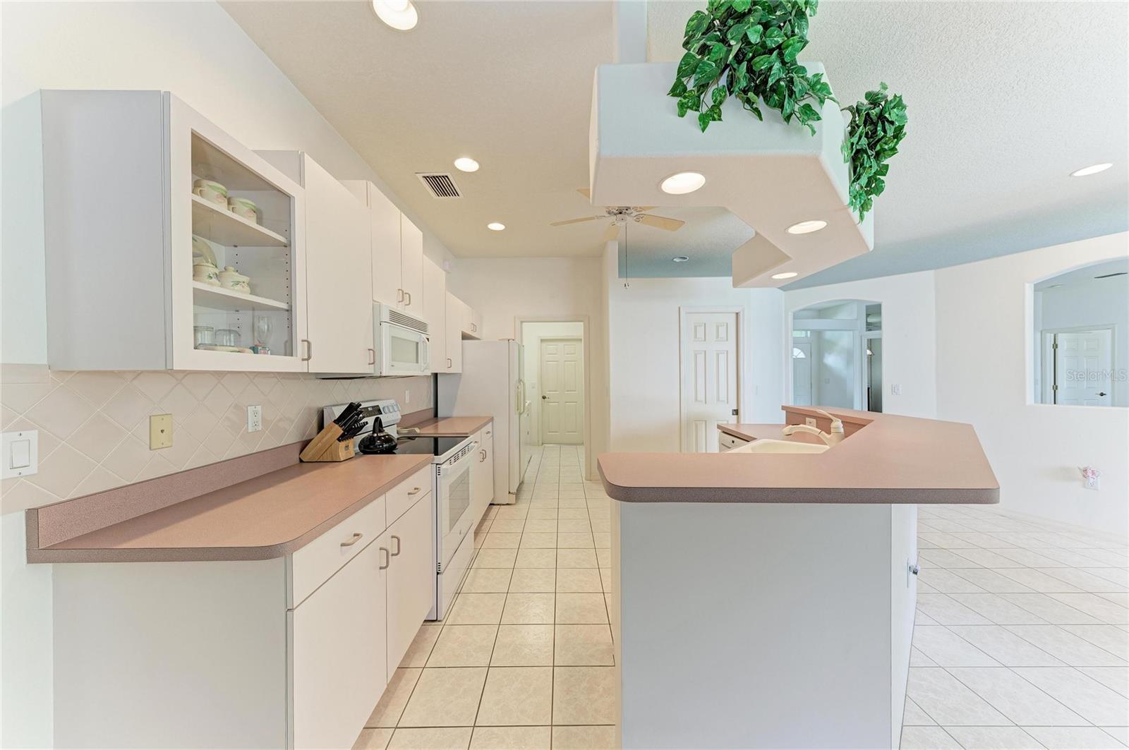 BAY OAKS ESTATES - Residential