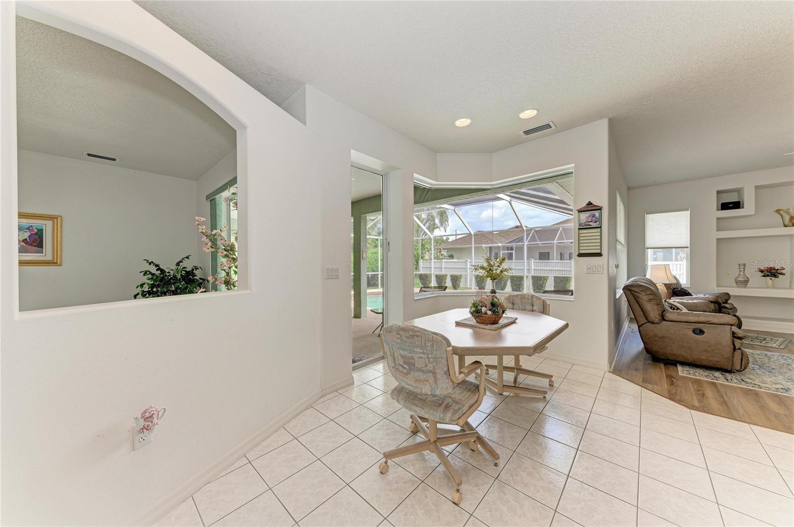 BAY OAKS ESTATES - Residential