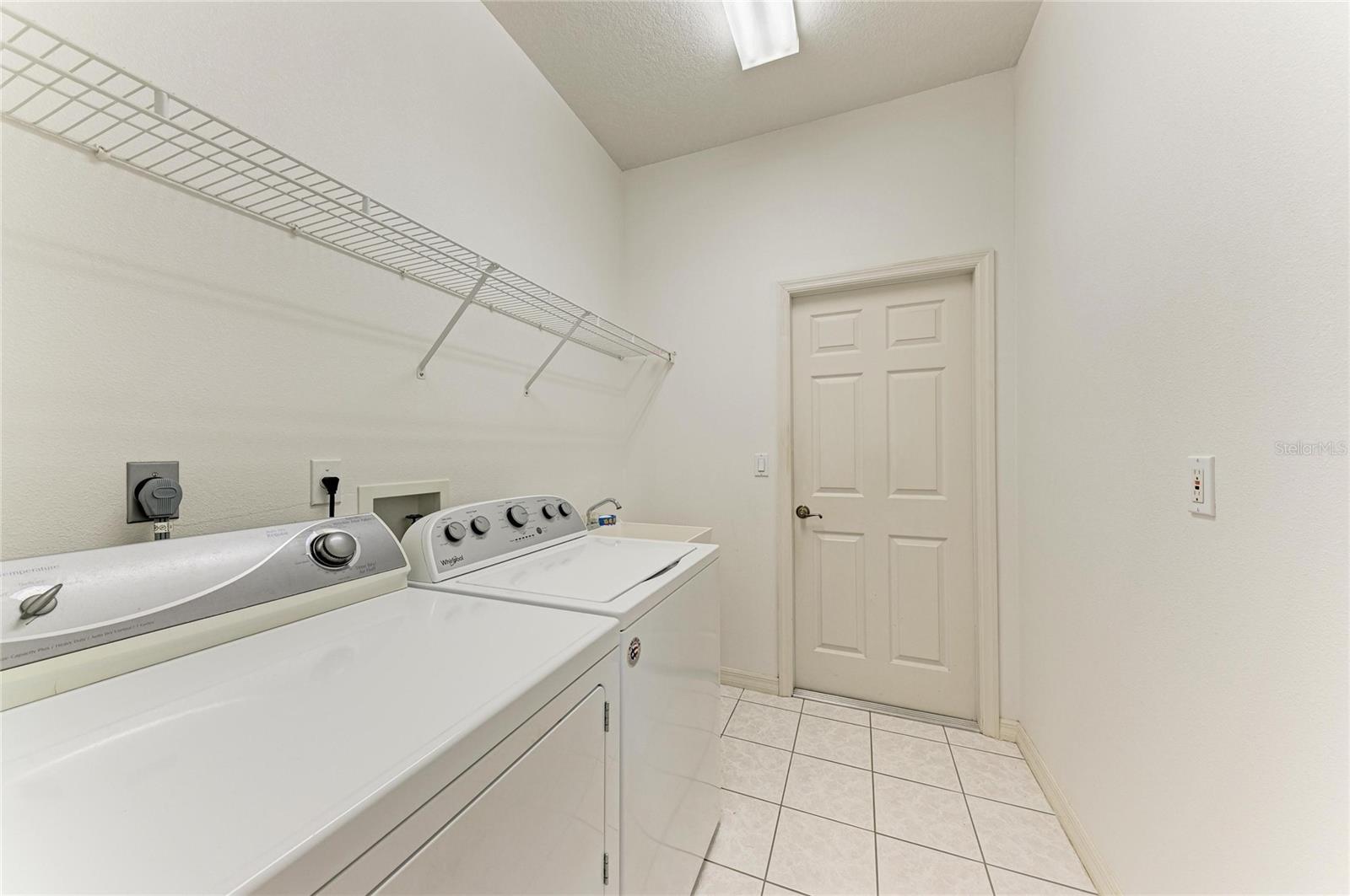 BAY OAKS ESTATES - Residential