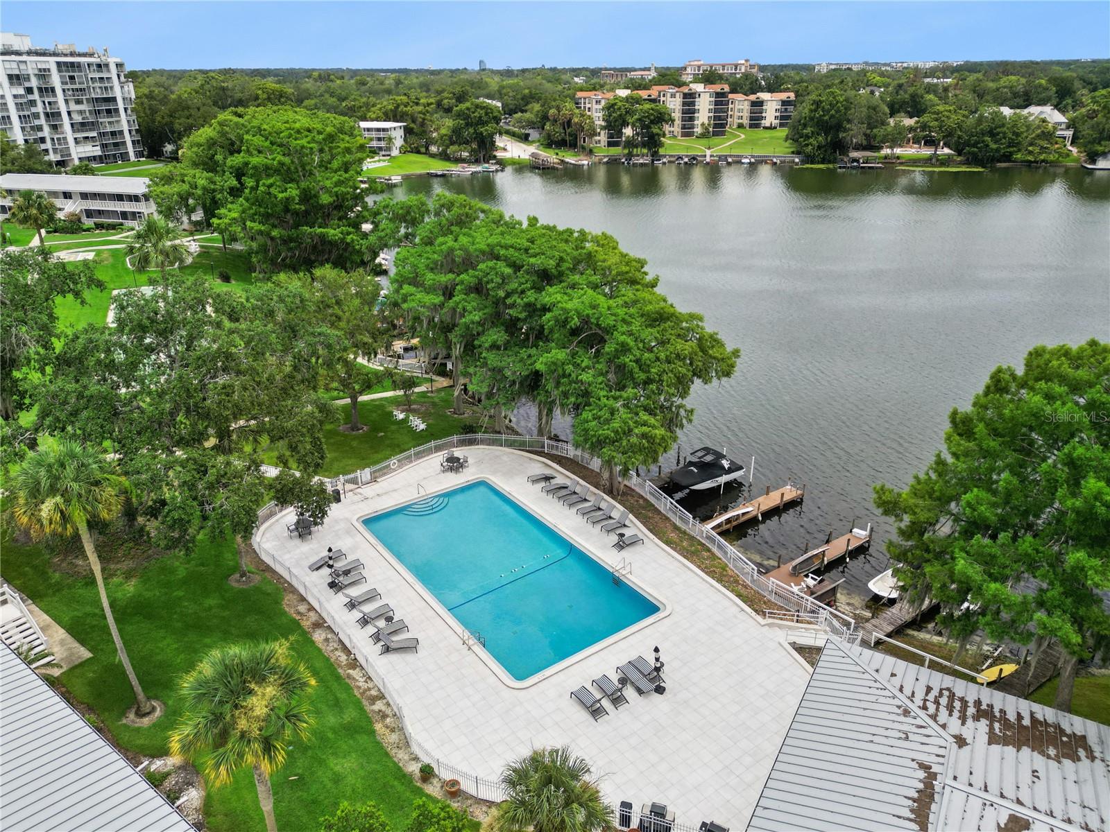 LAKE MAITLAND TERRACE APTS - Residential